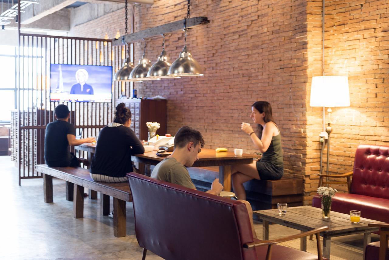 Suneta Hostel Chiangmai Chiang Mai Exteriör bild